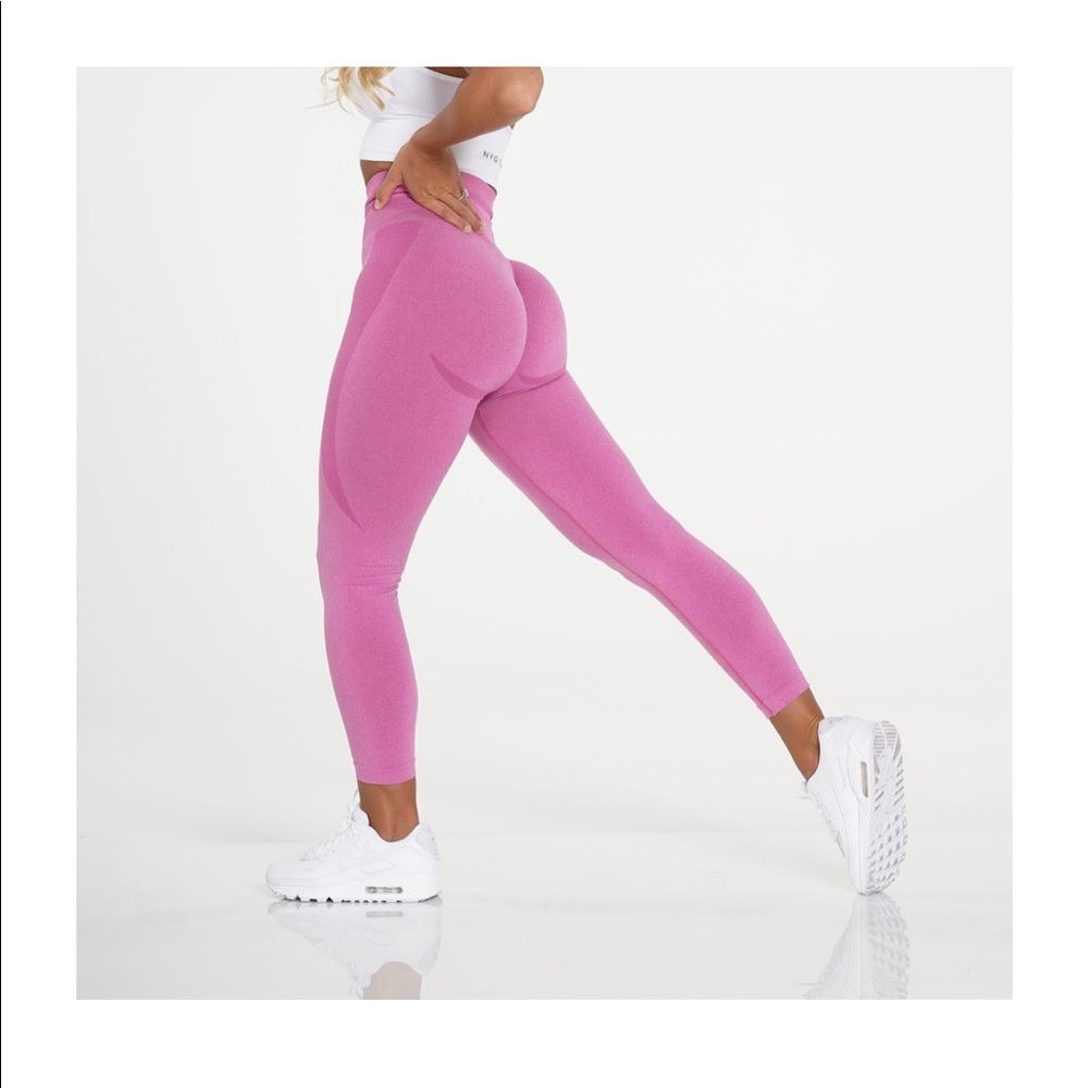 Bubblegum contour NVGTN leggings